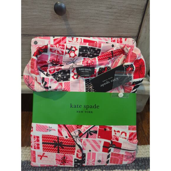 Kate Spade Long Sleeve PJ Set Presents NWT - Picture 1 of 2